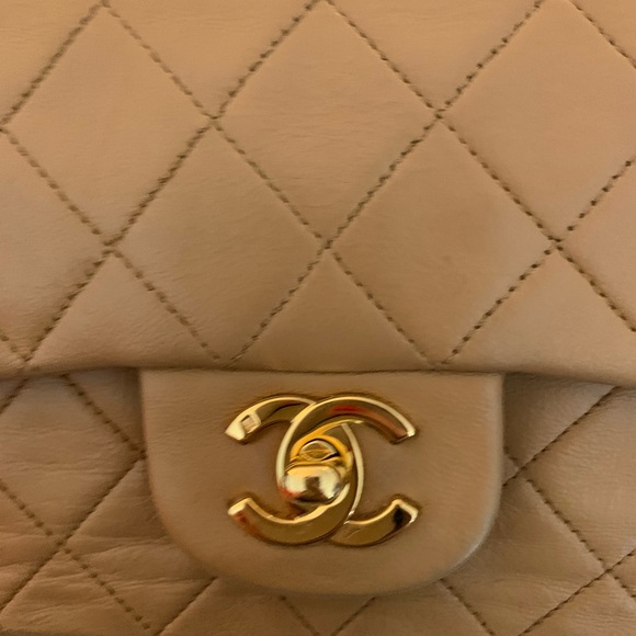 chanel small classic flap beige